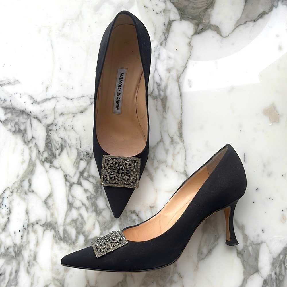 Manolo Blahnik Black Satin Pump (size 37 1/2, 3inch heel)
